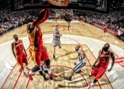 开云官网-黄蜂逆转湖人，利拉德成为关键先生，一场定义季后赛格局的胜利