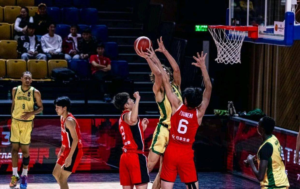 澳大利亚男篮力克日本男篮，麦科勒姆打破历史纪录