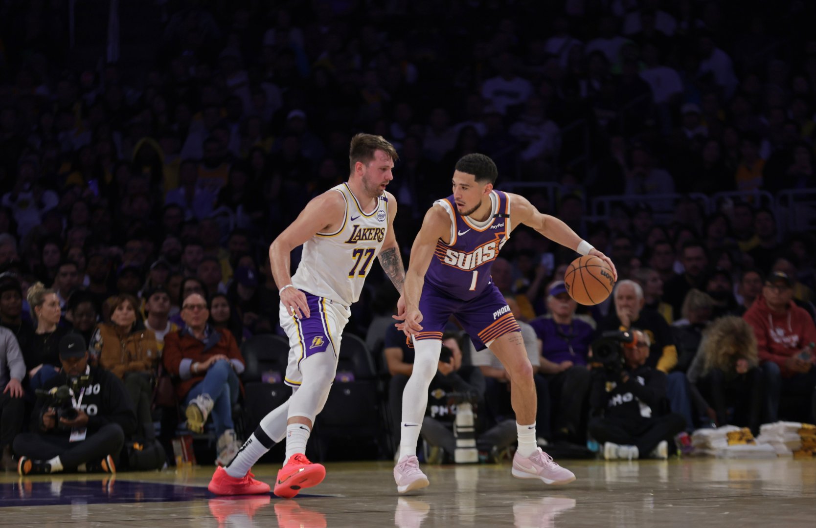 关于湖人B队鏖战爵士,艾顿关键制胜的信息 关于湖人B队鏖战爵士,艾顿关键制胜的信息