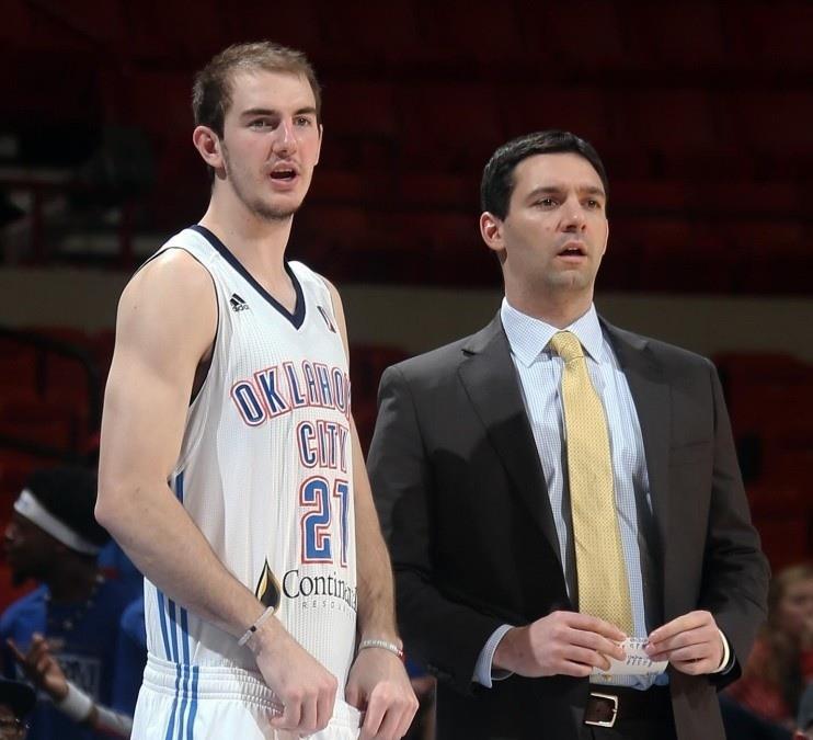 奇才完胜湖人B队,卡鲁索统治全场的简单介绍 奇才完胜湖人B队,卡鲁索统治全场的简单介绍