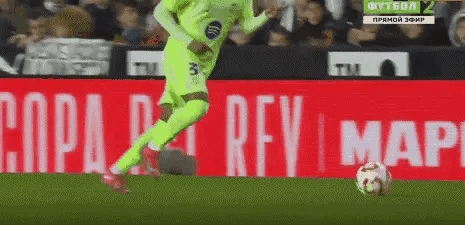 佛罗伦萨客场逆转,豪取三分的简单介绍 佛罗伦萨客场逆转,豪取三分的简单介绍