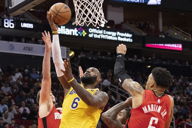 火箭横扫湖人，克莱刷新纪录的简单介绍