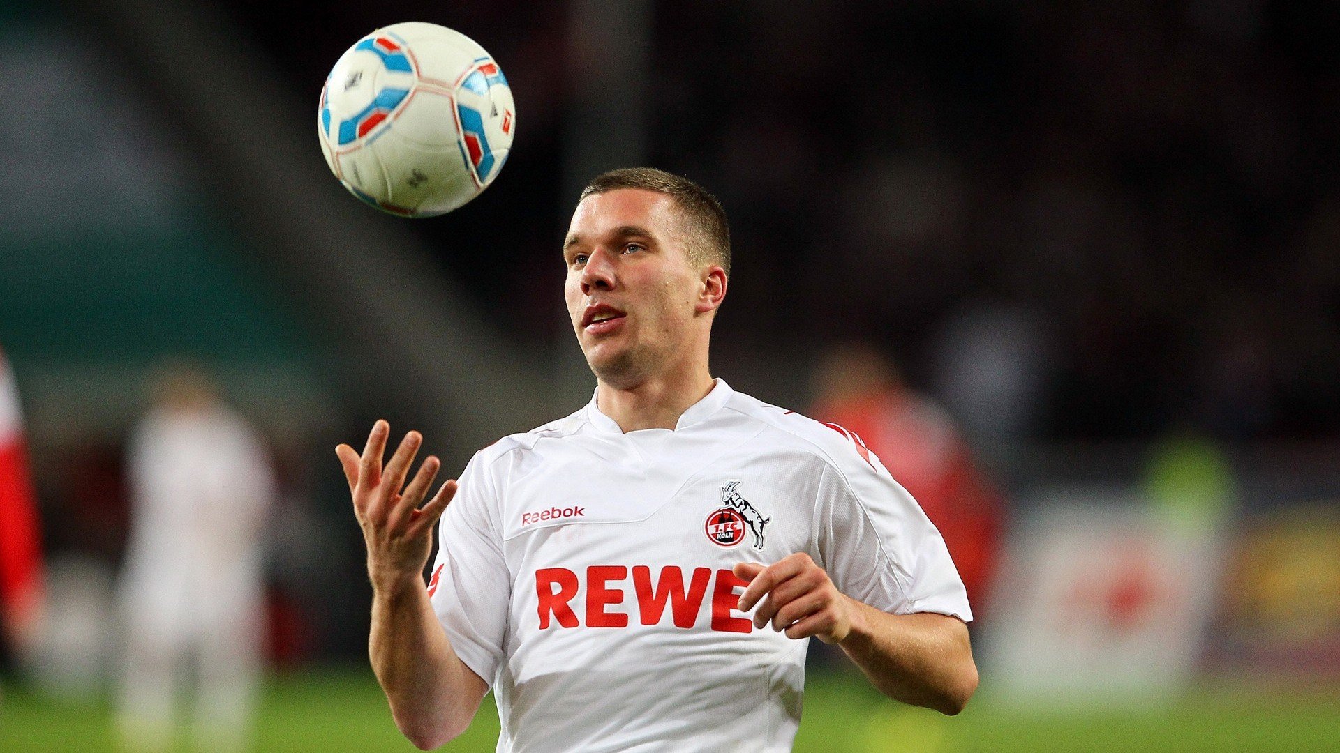 伊拉克正面击溃拉齐奥，奥斯梅恩成为关键先生