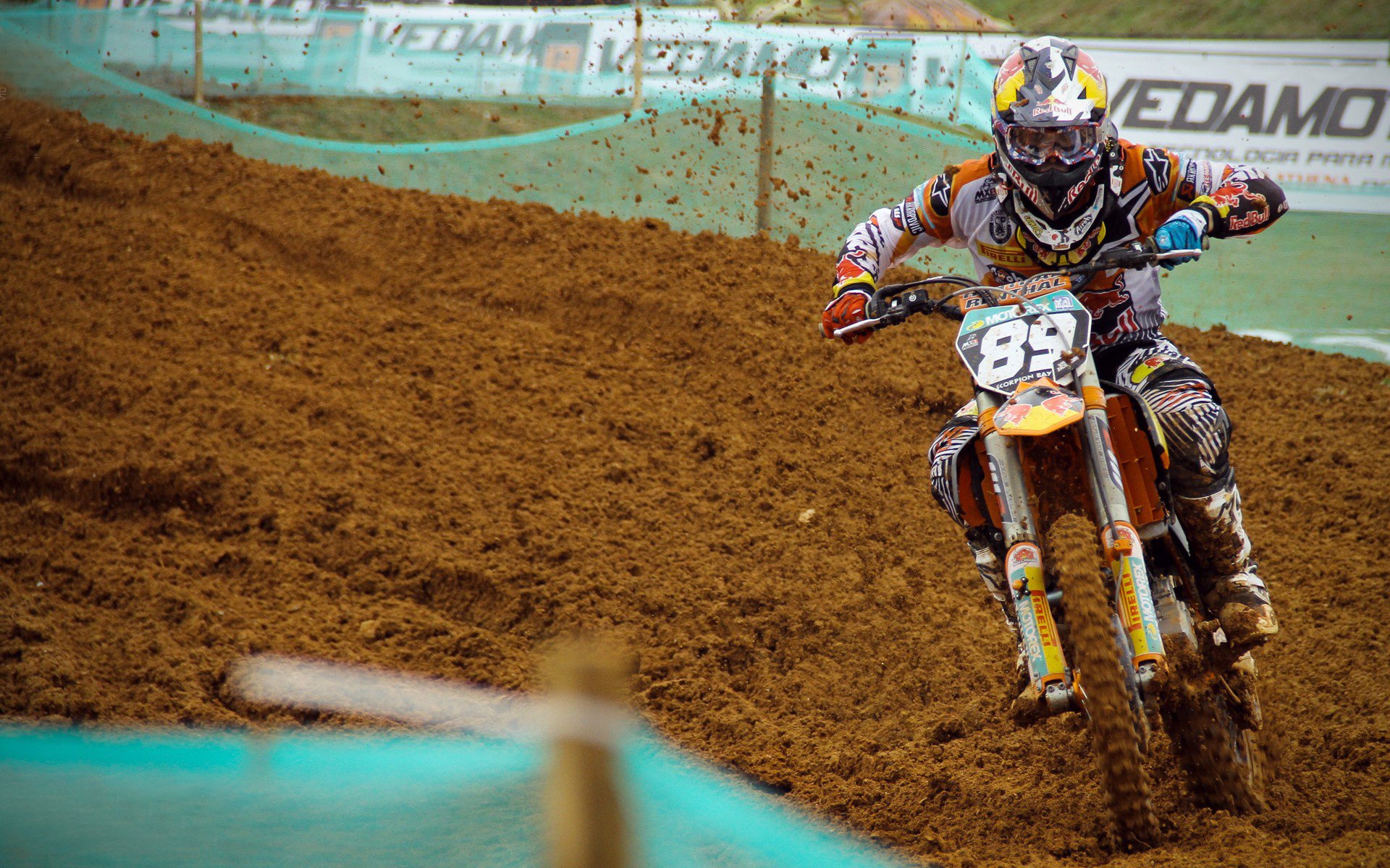 阿什拉夫掌控全场，智利力克爱尔兰的战术密码